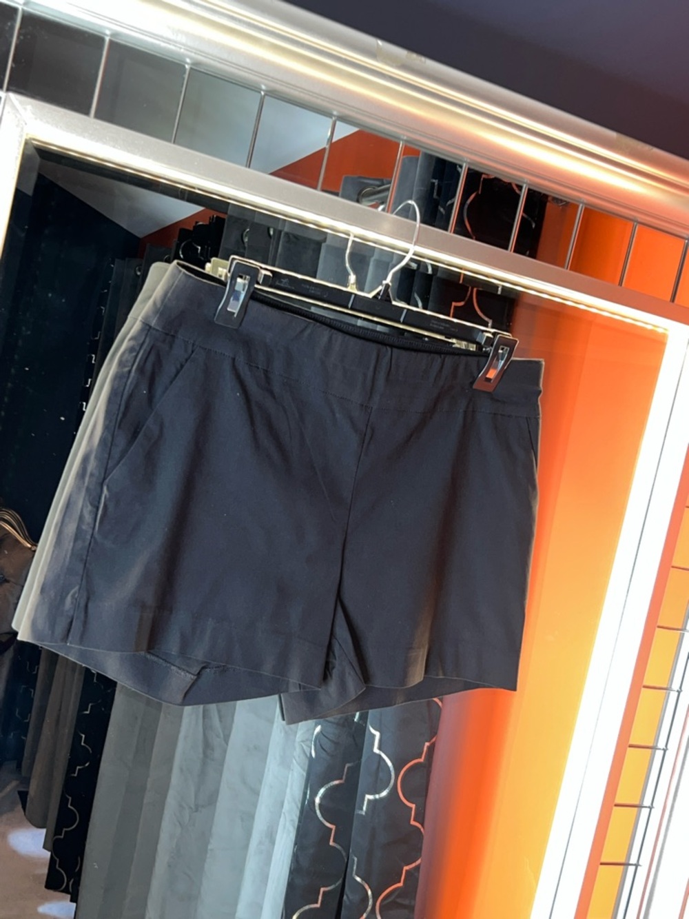 🏁 NEW New York & Company Black Stretch Pull-On Shorts • Size Large • Pristine